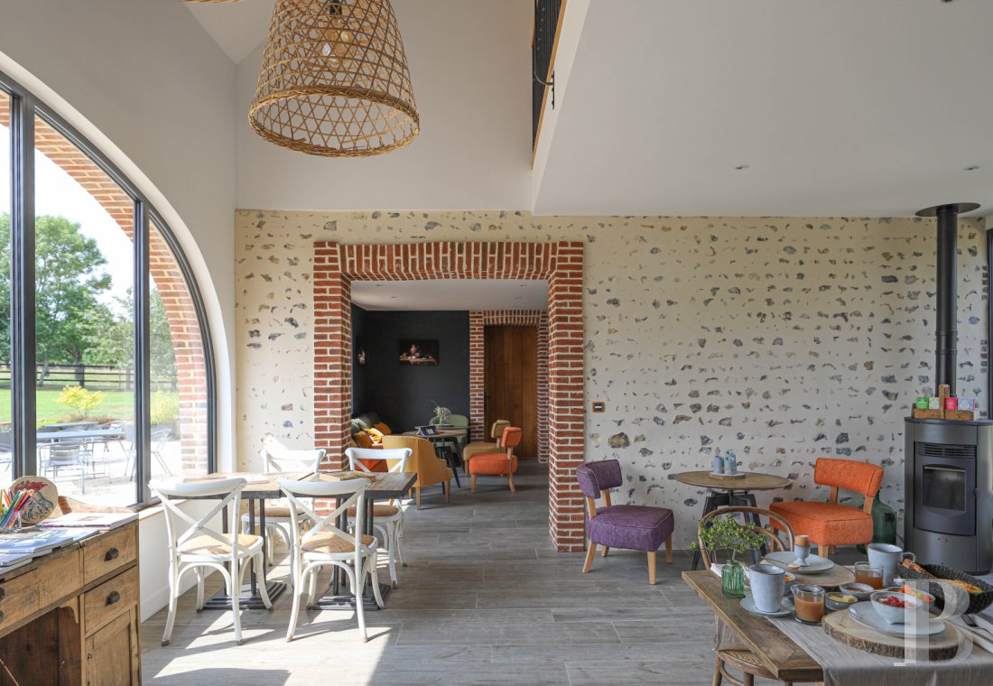 A former 18th century farmhouse with carefully renovated outbuildings on the edge of a forest in Perche - photo  n°11